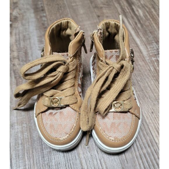 Michael Kors Lil Lauren High 2 Signature Tan w/Gold Accent Shoes Toddler Sz 6 - Picture 2 of 6